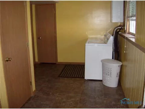 325 E Hamilton, Deshler, OH 43516 photo 8