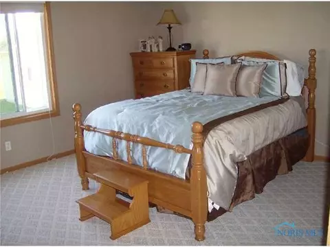 325 E Hamilton, Deshler, OH 43516 photo 9