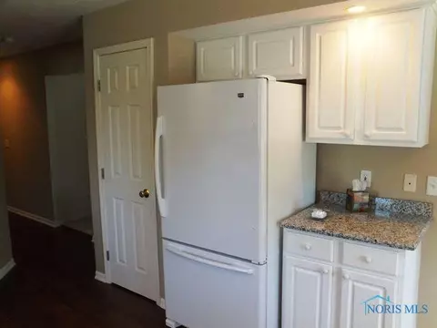4607 Blackstone E Dr, Maumee, OH 43537 photo 8