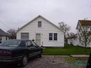 325 S Pine St, Deshler, OH 43516 photo 1