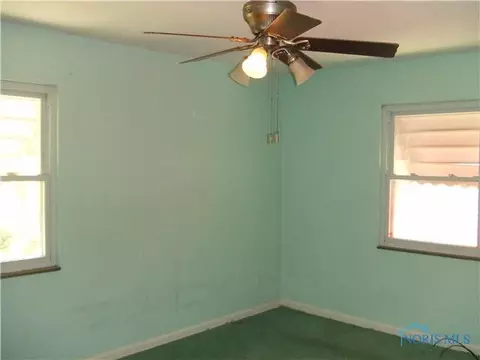 2231 Hinde Rd, Toledo, OH 43607 photo 5