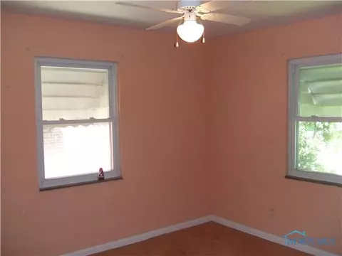 2231 Hinde Rd, Toledo, OH 43607 photo 6