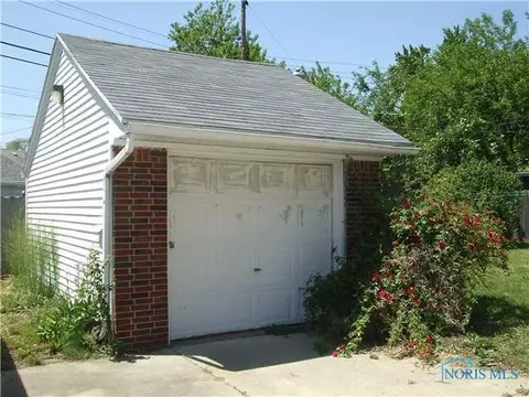 2231 Hinde Rd, Toledo, OH 43607 photo 10