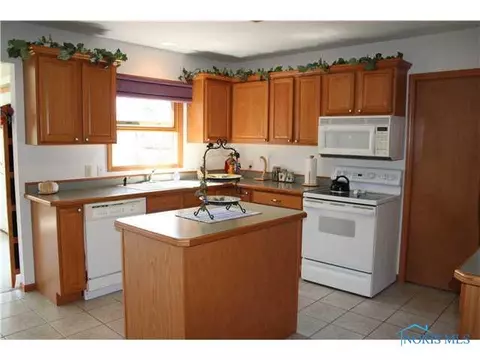 7134 N Cedar, Curtice, OH 43412 photo 4
