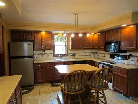 26322 E Broadway, Walbridge, OH 43465 photo 5