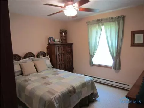 26322 E Broadway, Walbridge, OH 43465 photo 9