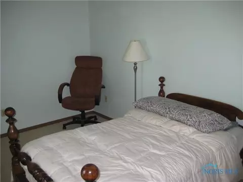 121 Oak Mdws, Bryan, OH 43506 photo 9