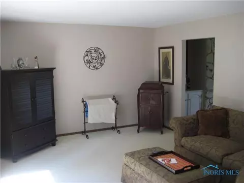 121 Oak Mdws, Bryan, OH 43506 photo 4