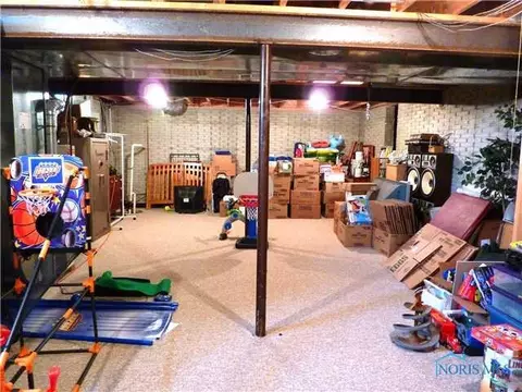 27734 Apache, Walbridge, OH 43465 photo 11