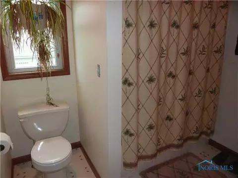 27734 Apache, Walbridge, OH 43465 photo 16