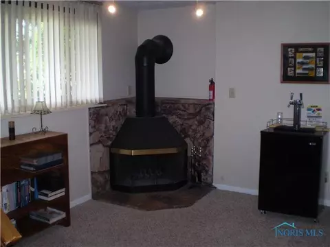 2932 Crocus, Oregon, OH 43616 photo 16