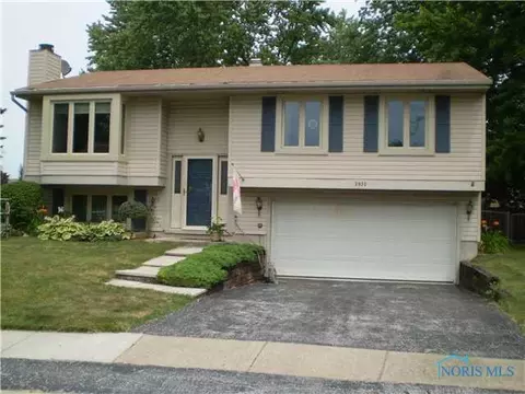 2932 Crocus, Oregon, OH 43616 photo 1