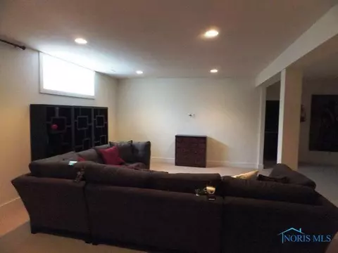 7004 Doe Ct, Maumee, OH 43537 photo 15