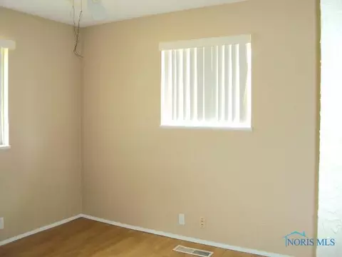 329 W Perry, Bryan, OH 43506 photo 6