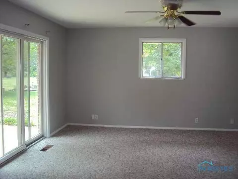 329 W Perry, Bryan, OH 43506 photo 5