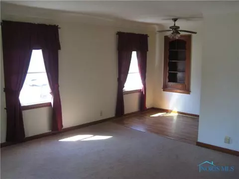 926 S Main St, Bryan, OH 43506 photo 4