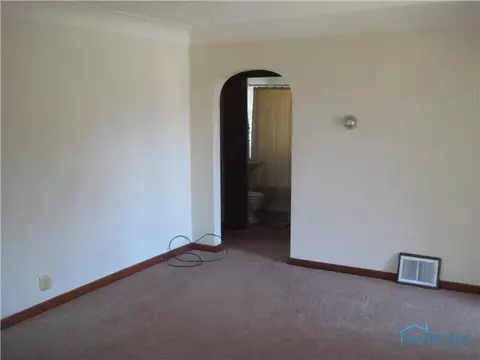 926 S Main St, Bryan, OH 43506 photo 5