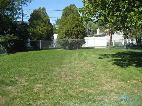 926 S Main St, Bryan, OH 43506 photo 3
