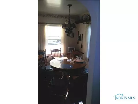 310 E Perry, Walbridge, OH 43465 photo 3