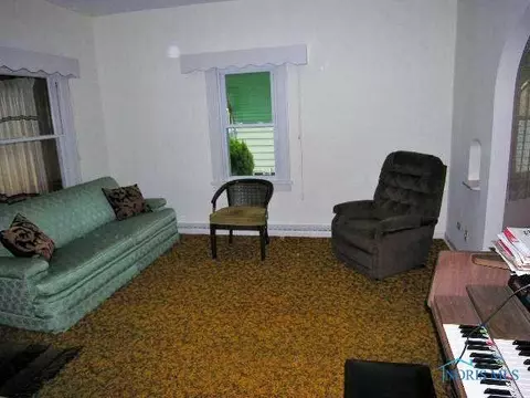 227 E Un, Walbridge, OH 43465 photo 12