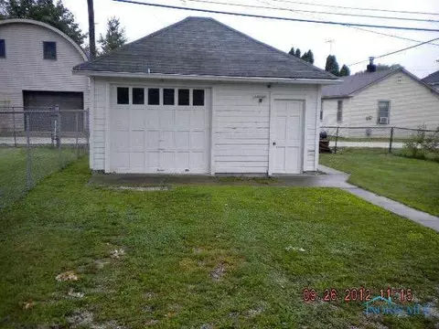 227 E Un, Walbridge, OH 43465 photo 4