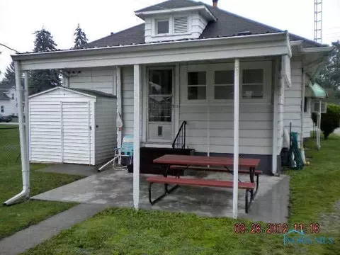 227 E Un, Walbridge, OH 43465 photo 6