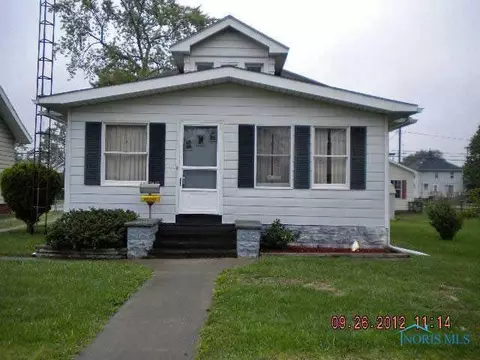 227 E Un, Walbridge, OH 43465 photo 2
