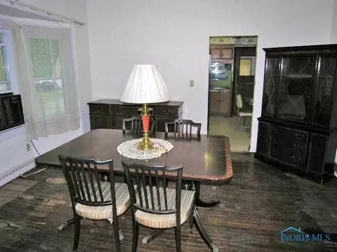 227 E Un, Walbridge, OH 43465 photo 14