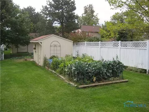 421 Rosemont Ave, Bryan, OH 43506 photo 3