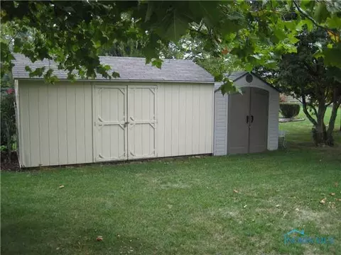 421 Rosemont Ave, Bryan, OH 43506 photo 4