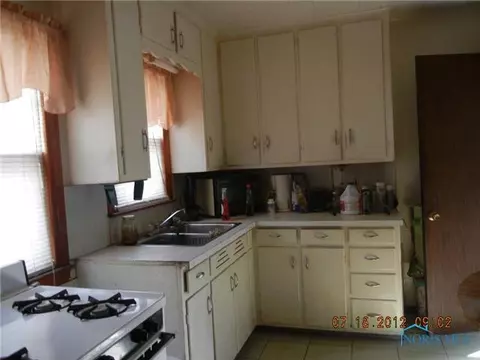 2338 Hinde, Toledo, OH 43607 photo 3