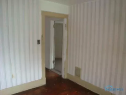 2001 Joffre St, Toledo, OH 43607 photo 12