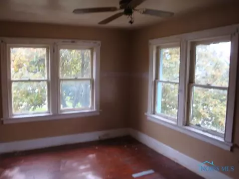 2001 Joffre St, Toledo, OH 43607 photo 13