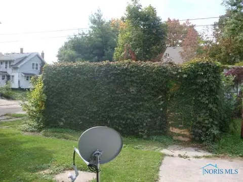 2001 Joffre St, Toledo, OH 43607 photo 16