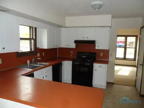 7040 Crosscreek, Maumee, OH 43537 photo 6