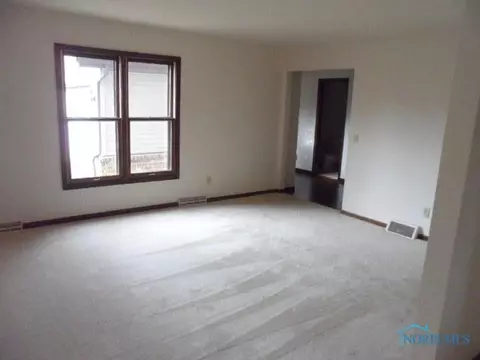 7040 Crosscreek, Maumee, OH 43537 photo 3