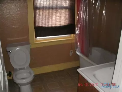 1004 Buckingham, Toledo, OH 43607 photo 4
