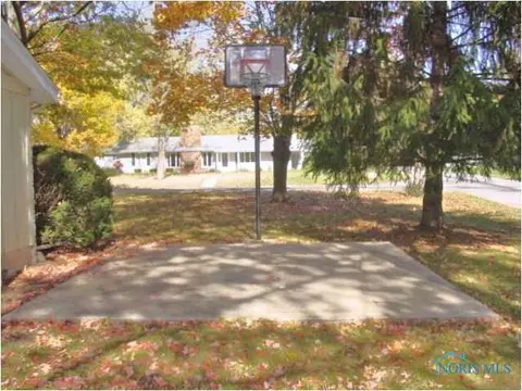 601 Circle Dr, Bryan, OH 43506 photo 7