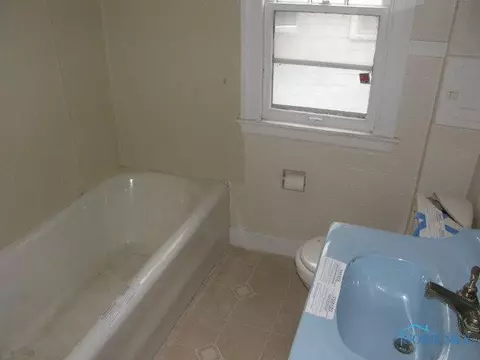 1402 Shenandoah Rd, Toledo, OH 43607 photo 10