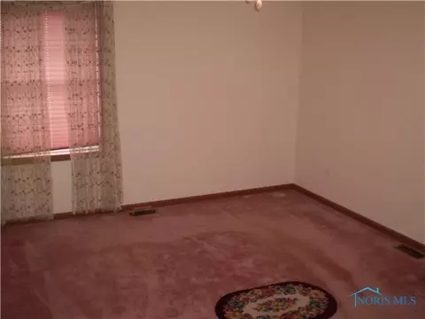 28136 Blue Grass, Walbridge, OH 43465 photo 11