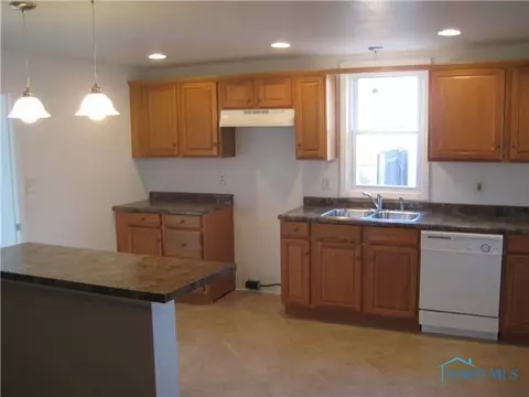 504 S Beech St, Bryan, OH 43506 photo 2