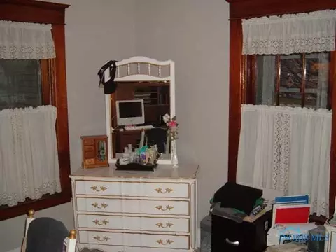 122 E William, Maumee, OH 43537 photo 9