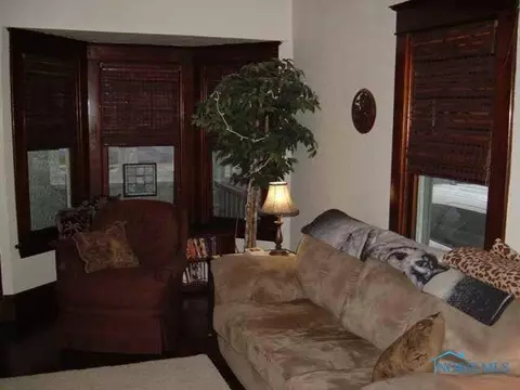 122 E William, Maumee, OH 43537 photo 5