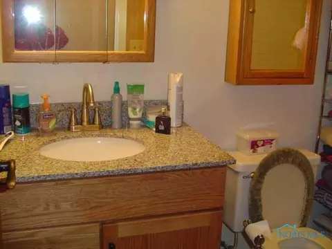 1102 Colonial Ln, Bryan, OH 43506 photo 6
