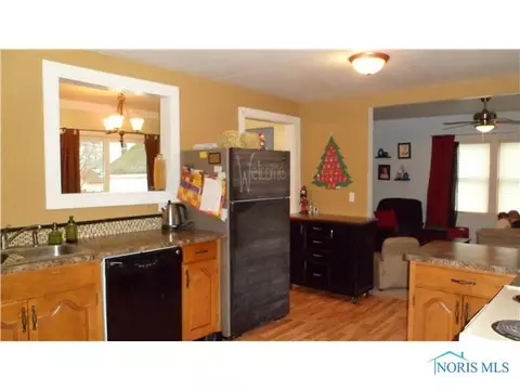 307 S Allen, Bryan, OH 43506 photo 4