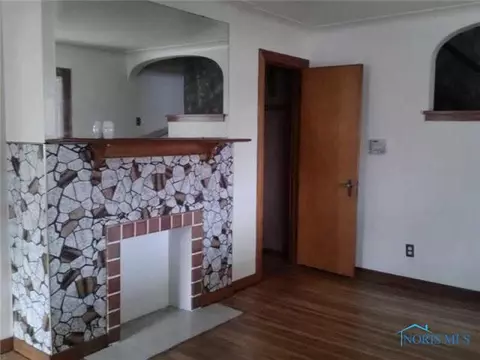 1205 Searles, Toledo, OH 43607 photo 3