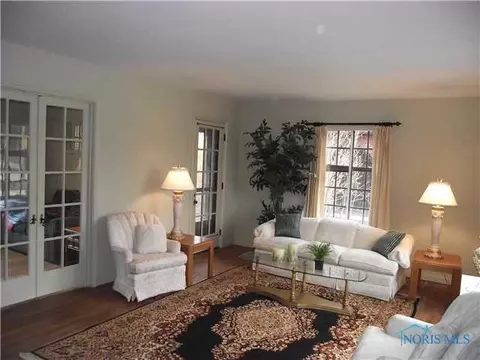 2032 Parkside, Toledo, OH 43607 photo 2