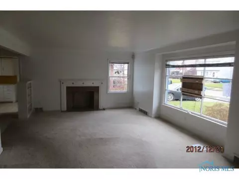 2103 Alvin St, Toledo, OH 43607 photo 2