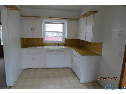 2103 Alvin St, Toledo, OH 43607 photo 4