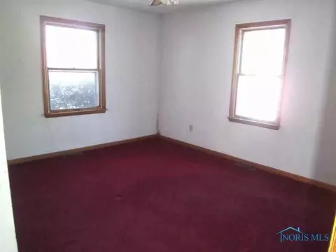325 E Barnes, Napoleon, OH 43545 photo 3
